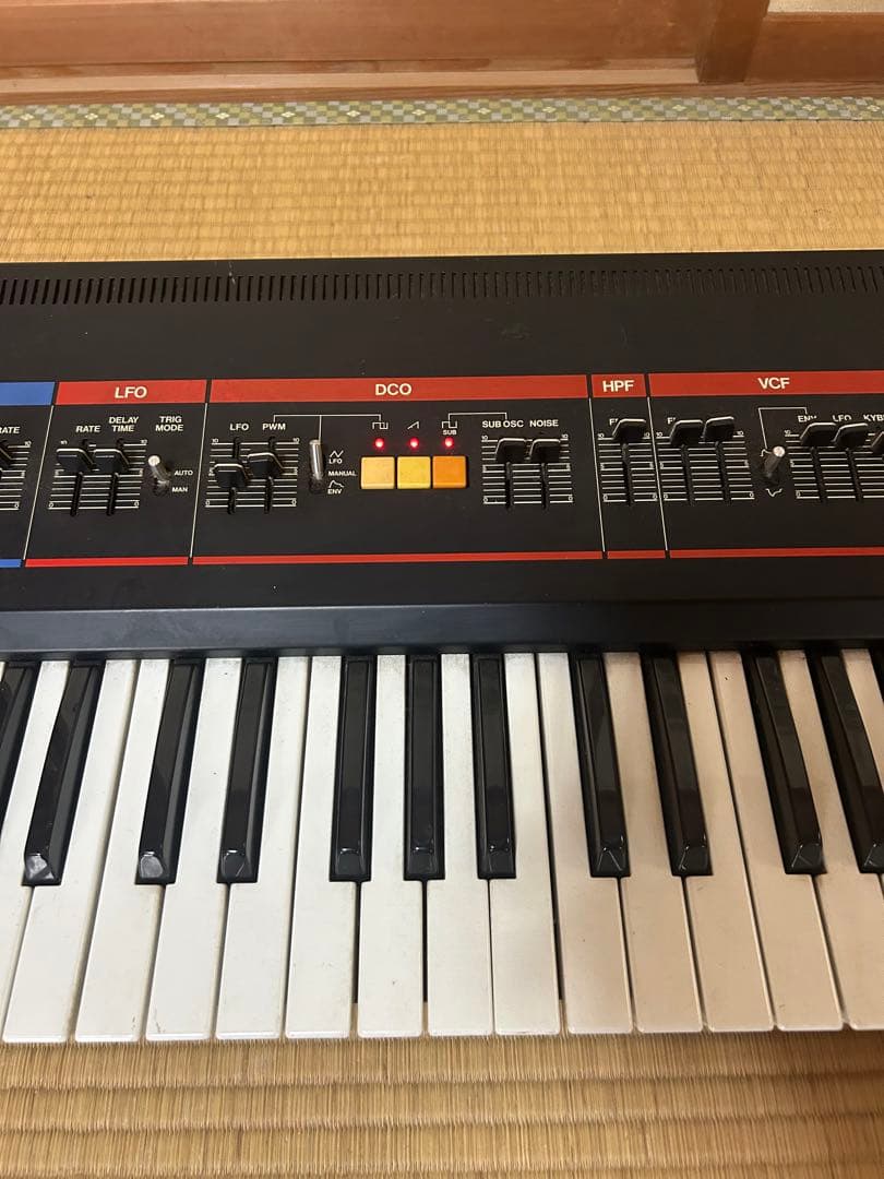 ローランド JUNO-6 シンセサイザー