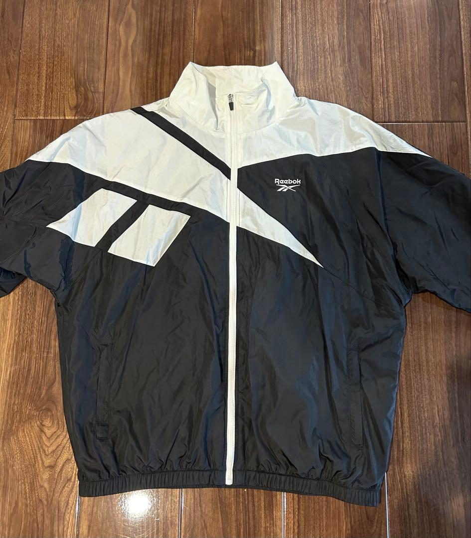 【一回のみ着用】Reebok VECTOR WIND JACKET ナイロン