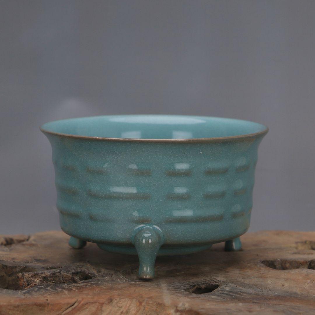 雪花玄紋三足鼎 香炉 磁器 香道具 装飾品 現代工芸品 美術品
