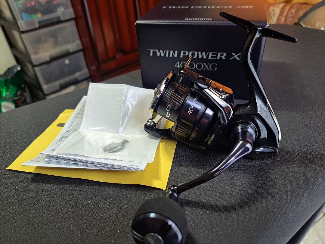 ■シマノ 25ツインパワーXD 4000XG 未使用品 25TWIN POWER