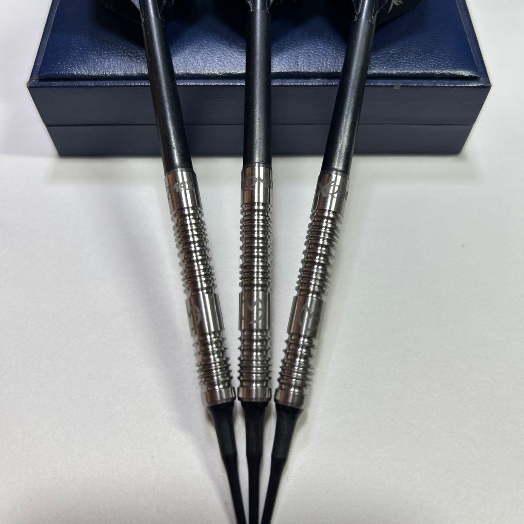 美品！XQ MAX DARTS MVG マイケル・ヴァン・ガーウェン選手モデル