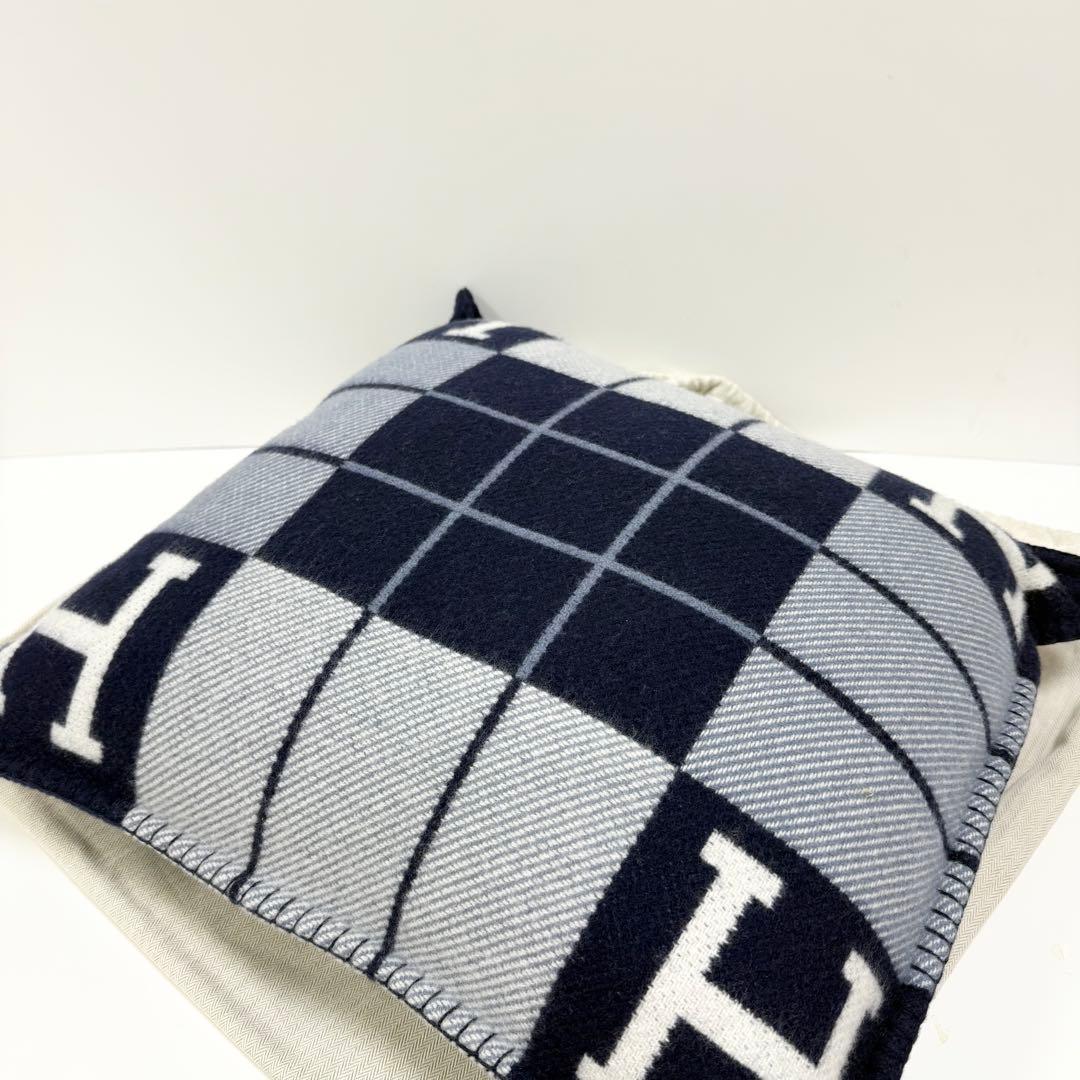 HERMES エルメス アヴァロンIII クッション ネイビー