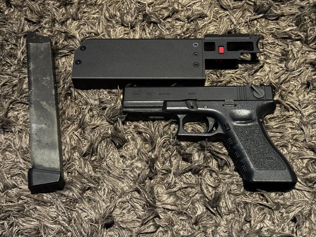 青*可様 東京マルイ ガスガン　グロック18C ゴールド アウターバレルカスタム