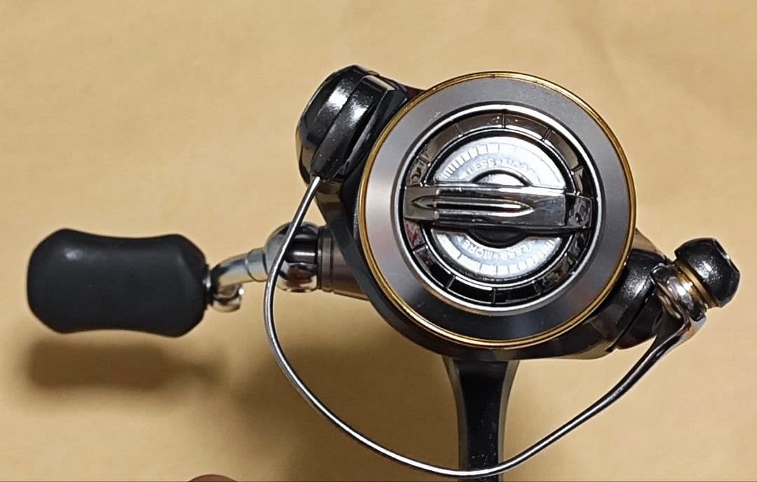 シマノ ツインパワー C2000S スピニングリール シルバー
