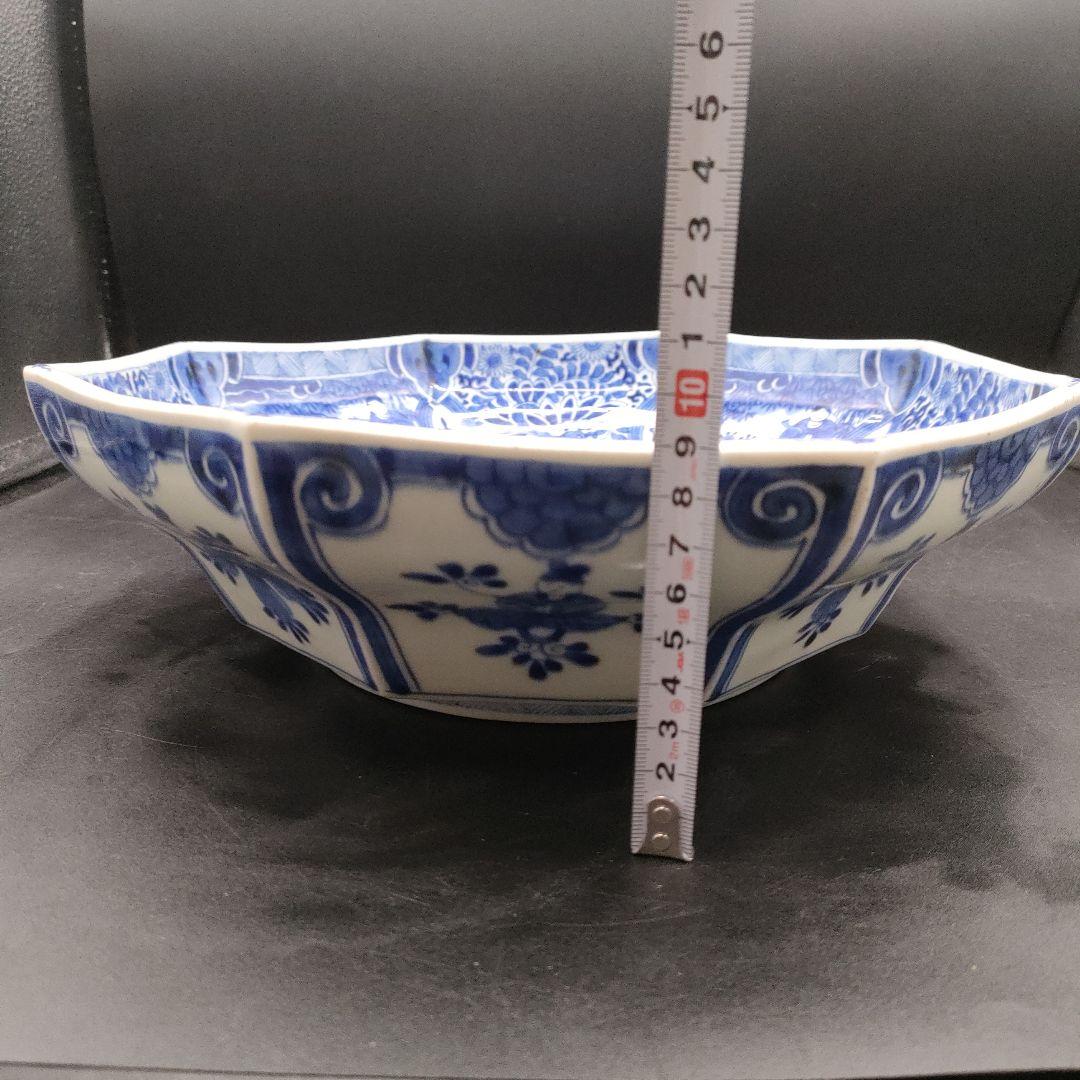伊万里焼　青白磁 八角形皿 鳥と花の装飾　直径約30cm　高さ約９cm　古伊万里