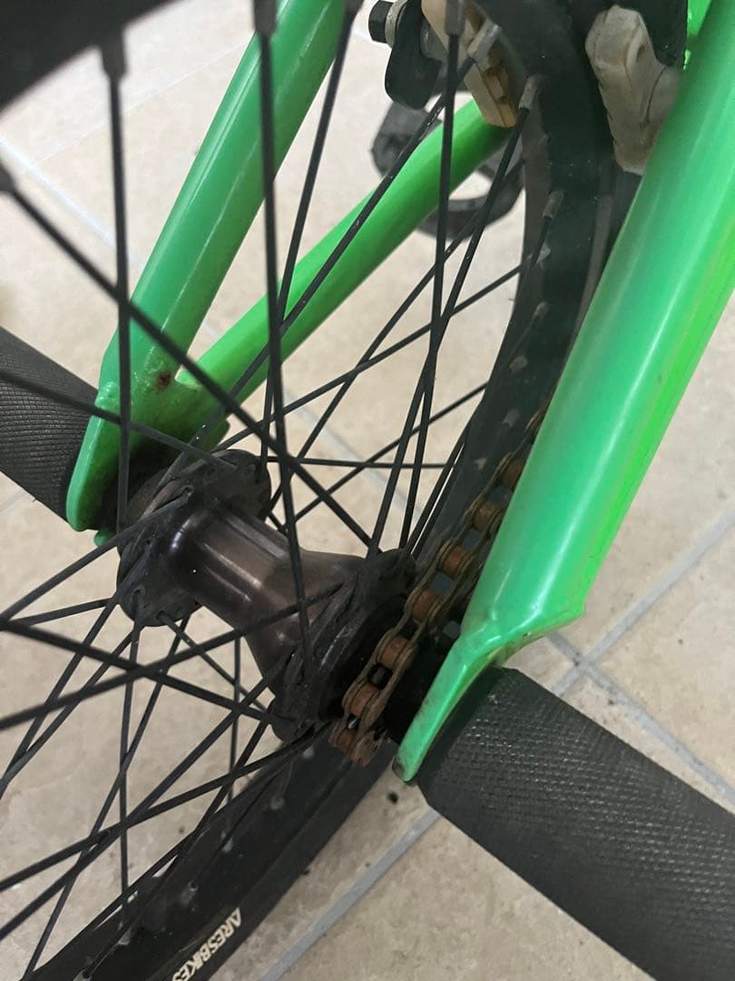 aresbikes 自転車キッズヘルメット付き
