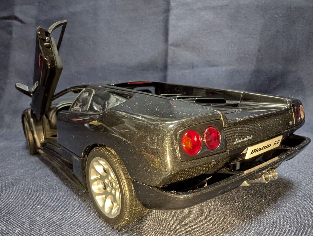 オートアート1/18　Lamborghini Diablo 6