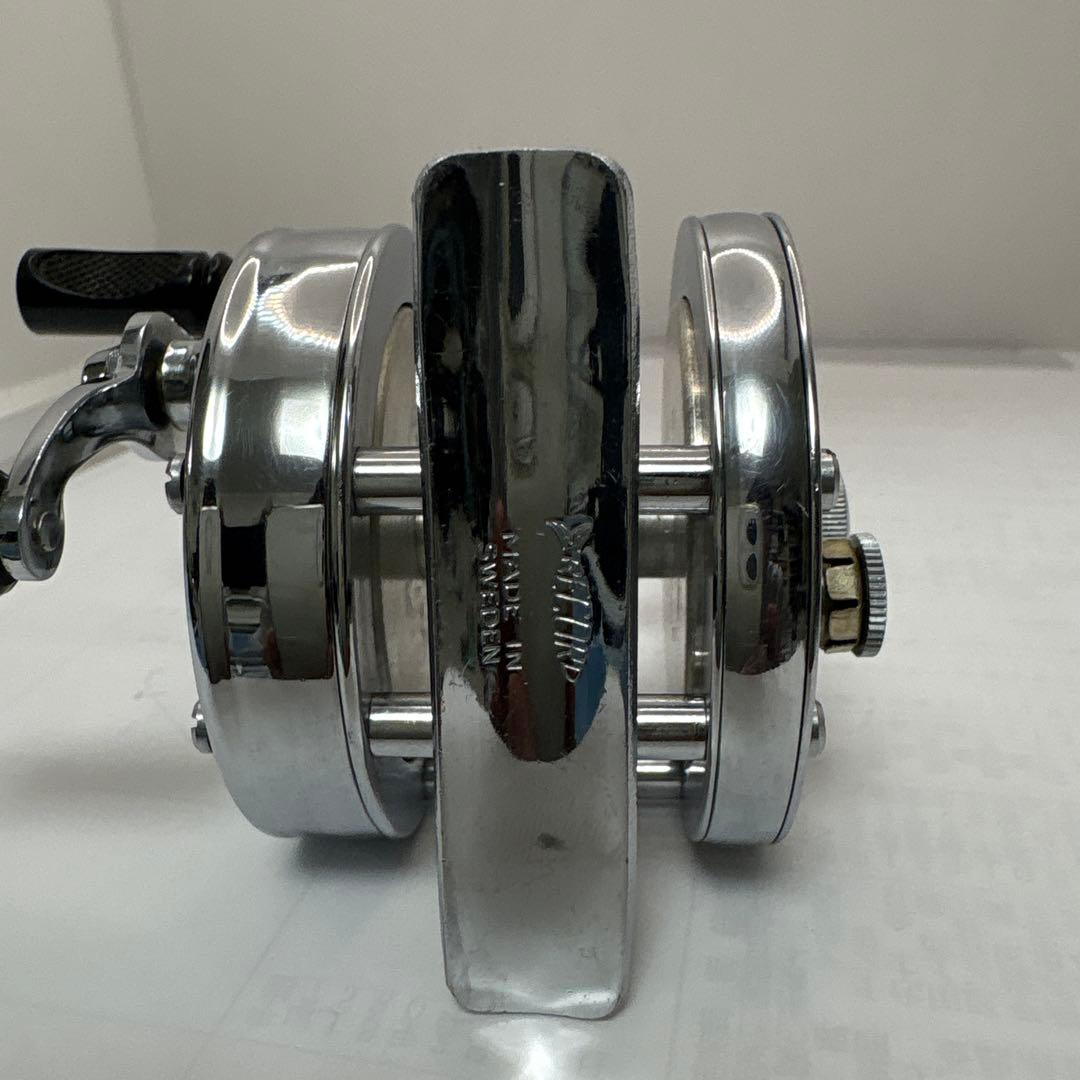 と*し様 ＡＢＵRECORD Expert P2200 ベイトリール MODEL