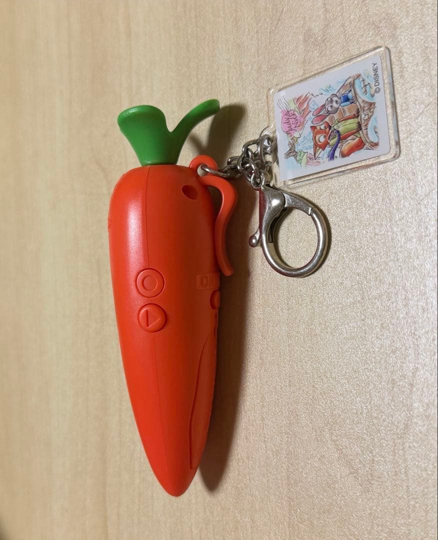ズートピア にんじんペン キーホルダー