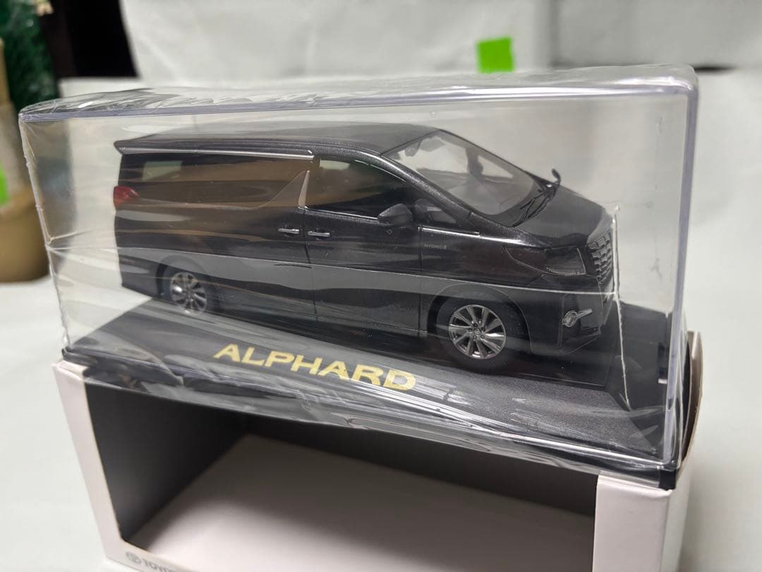 【最終価格】旧型アルファード前期&エスクワイア後期 ミニカー 3台セット