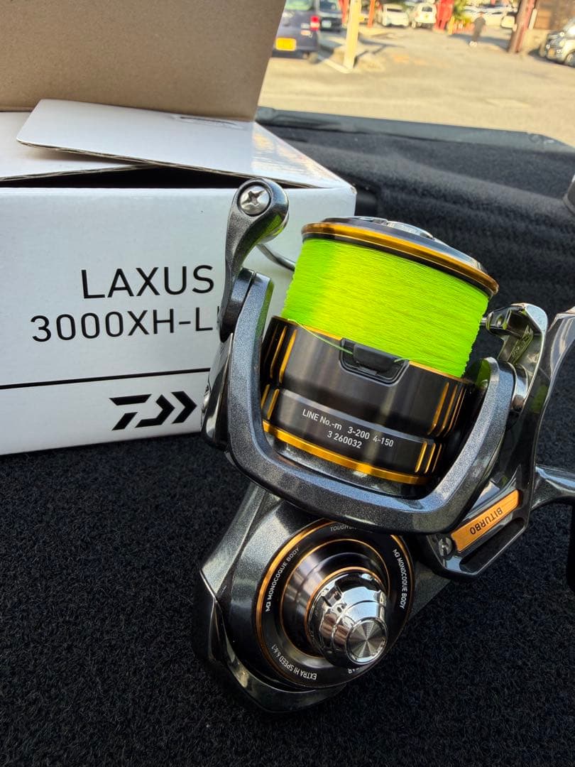 Daiwa LAXUS 3000XH-L スピニングリール