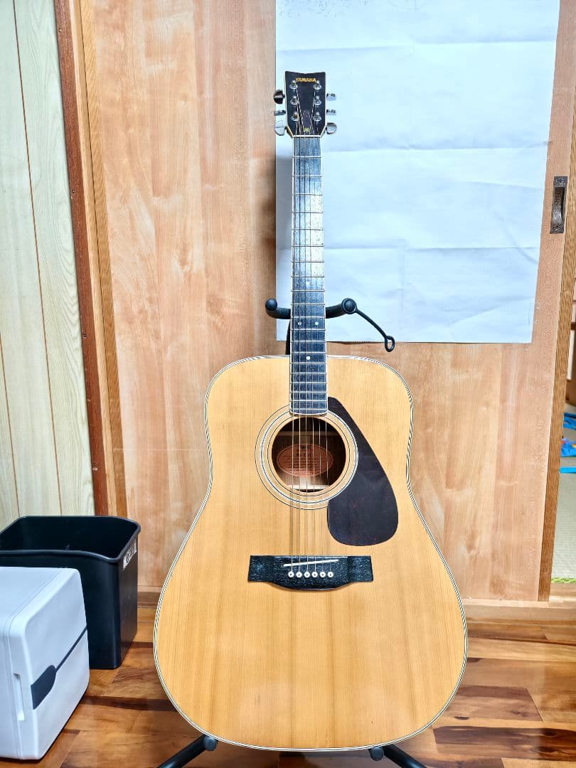 YAMAHA FG-201 アコースティックギター　ハードケース付