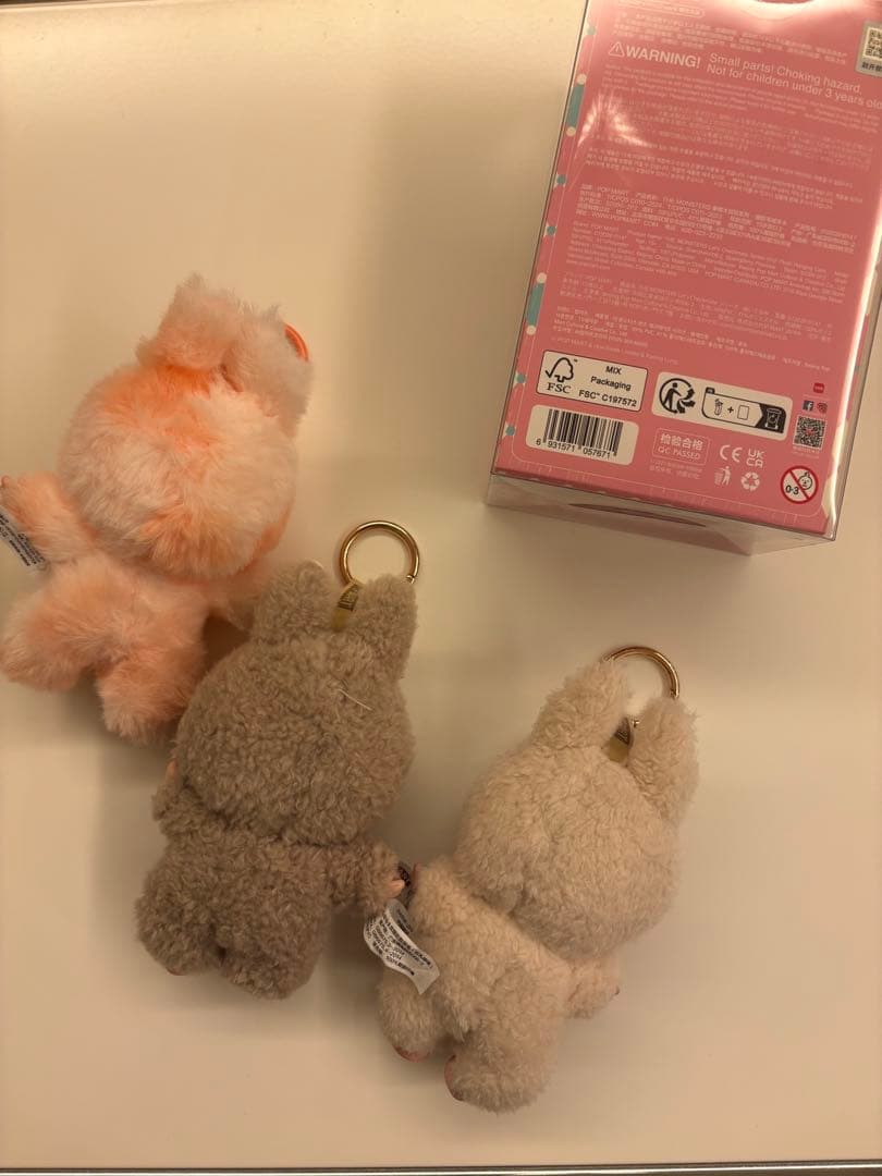 ポップマート　ラブブ　labubu 4点セット　洋服つき