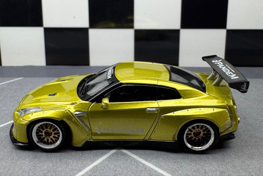 ミニカー MINI GT Pandem Nissan GT-R