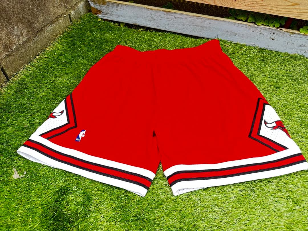 新品未使用タグ付きのNBA シカゴ　ブルズ（Chicago bulls）2XL