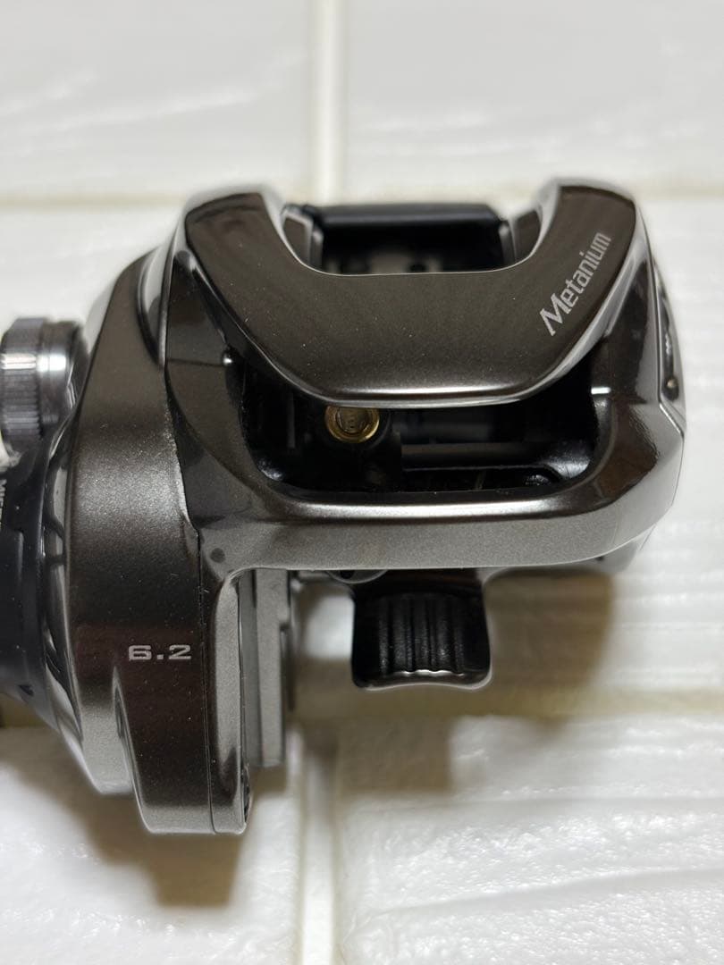 美品　シマノ　20メタニウム　6.2 右ハンドル　箱有り
