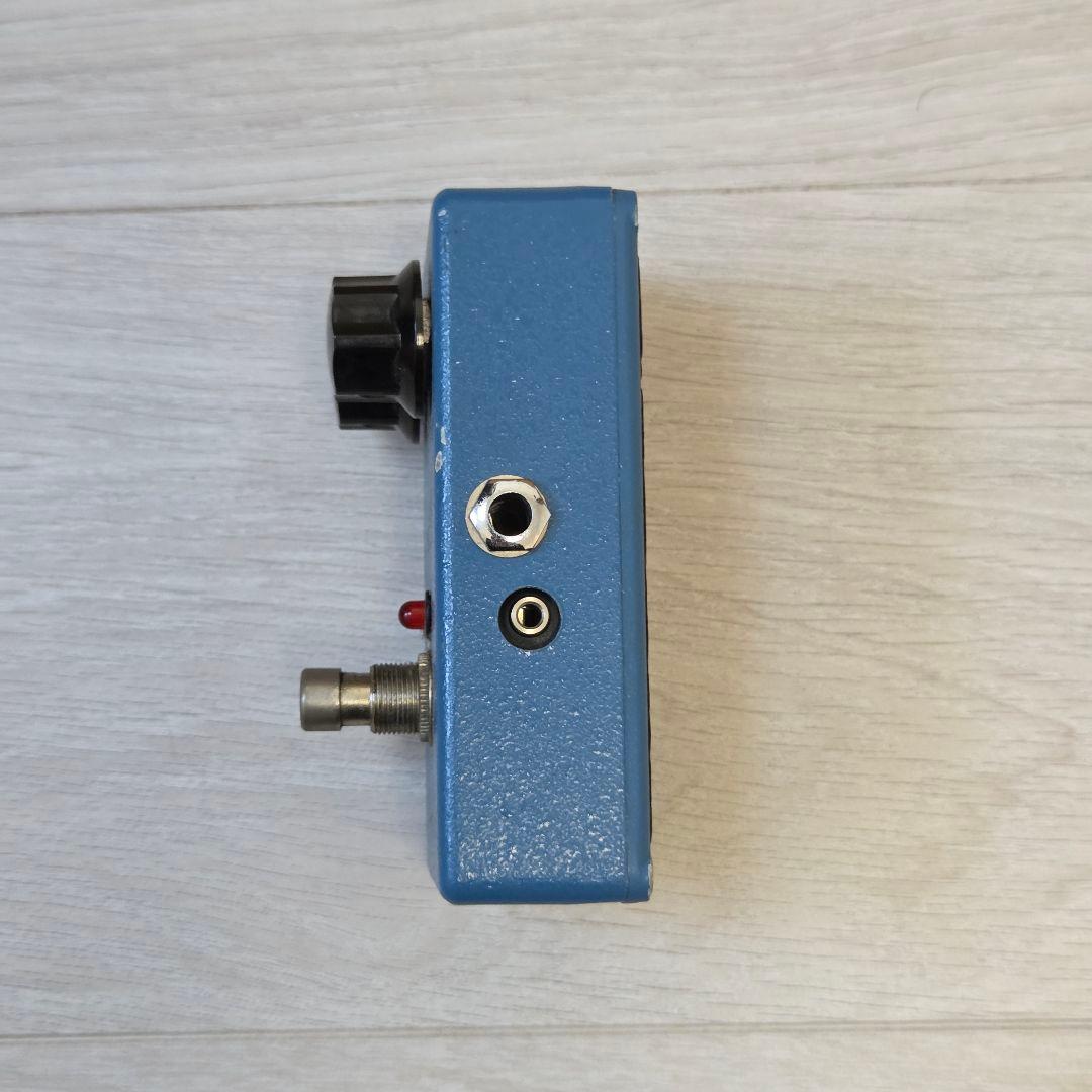 MXR Blue Box スクリプトロゴ