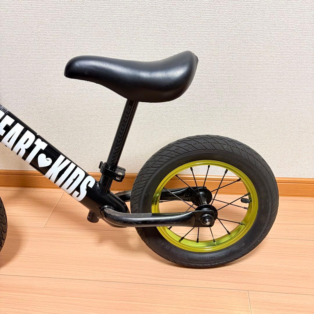 STRIDER カスタム　カーボン アルミホイール　ハンドル　サドル　社外