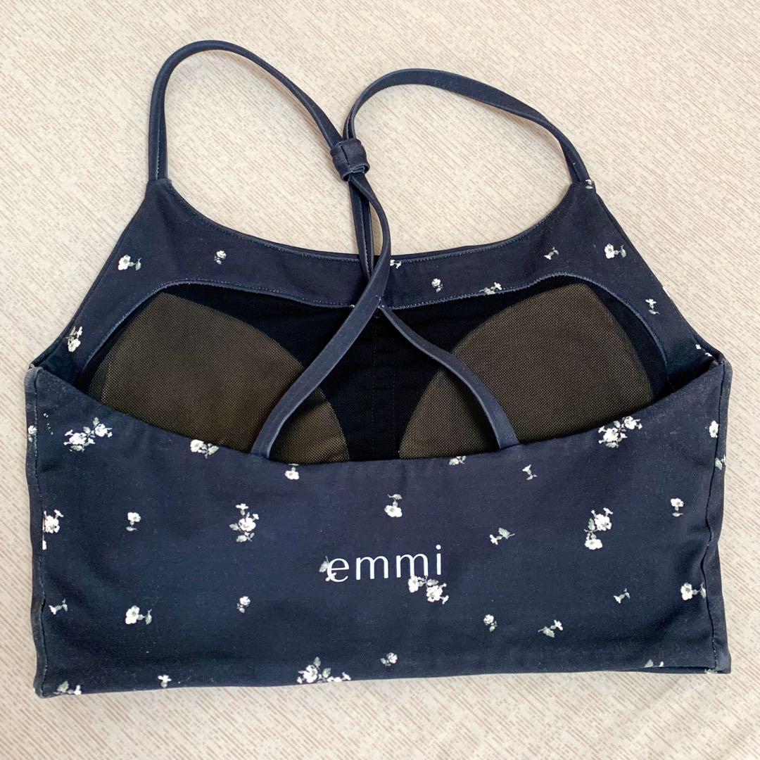emmi yoga ヨガ　ミニフラワーUVカット　ブラトップ　レギンス　ネイビー