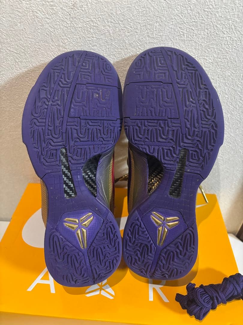 Nike Kobe シューズ ゴールド/パープル