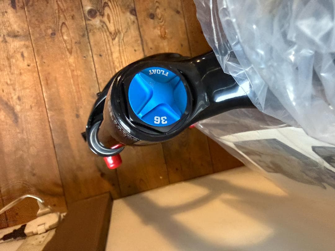 新品FOX 36 Performance Elite 29 160 GRIP2