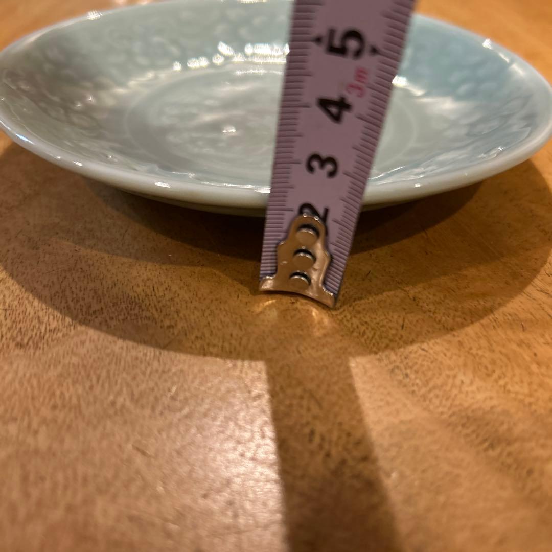 有田焼牡丹紋獅子陽刻皿 青白磁 平皿 小皿 獅子 和食器 骨董品 七枚