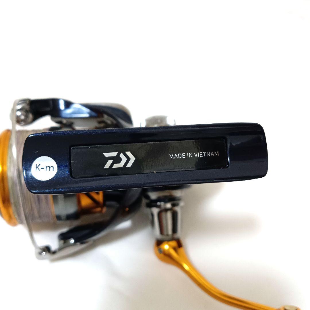 【美品】DAIWA ダイワレブロスLT2500D スピニングリール