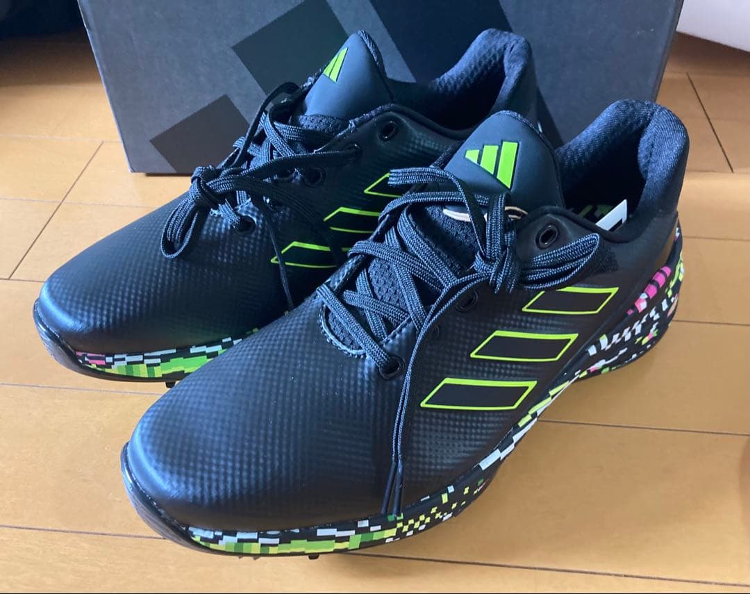 新品adidasアディダスゴルフシューズ　コードカオス レースレス グリッチ