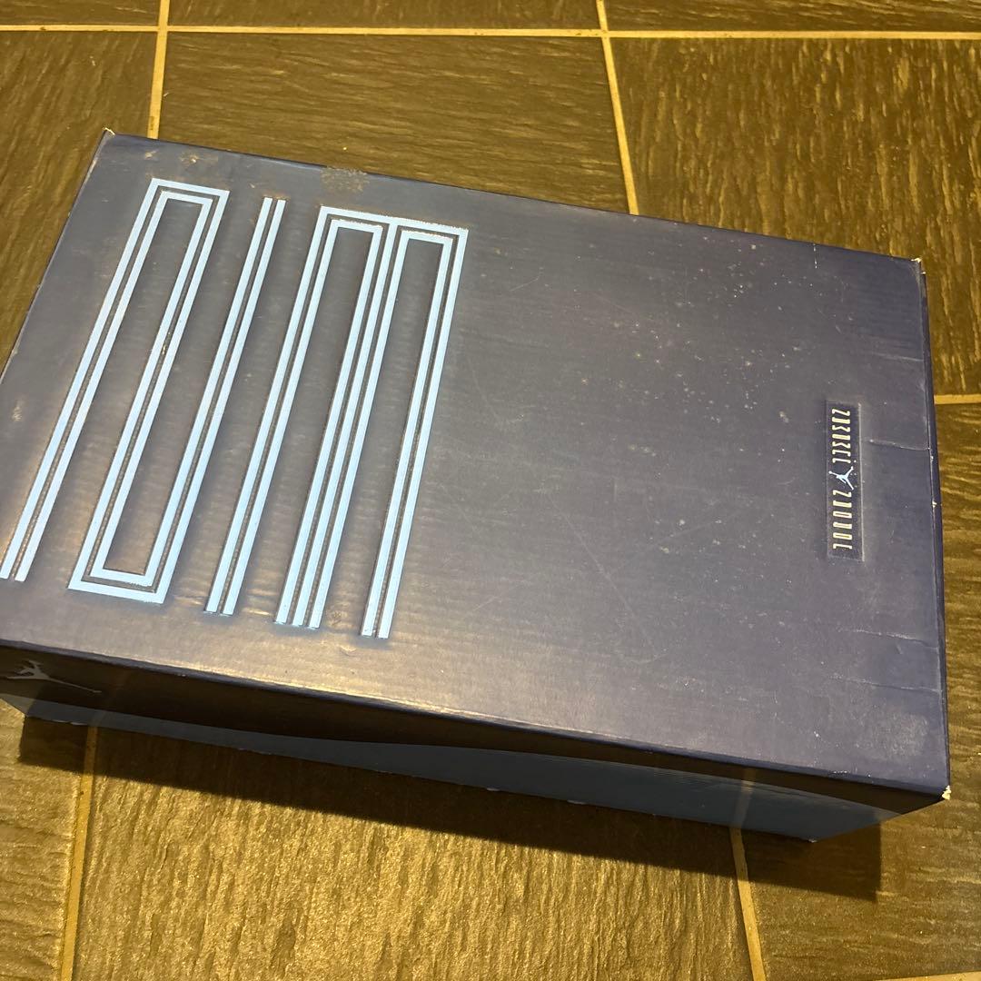 Air Jordan 11 ネイビー/ホワイト