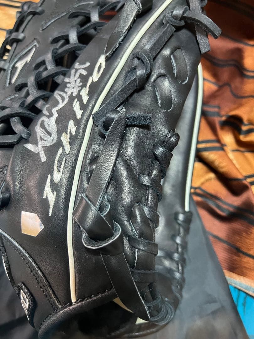 イチロー直筆サイングローブ　限定品　MIZUNO社製　イチローグローブ　グローブ