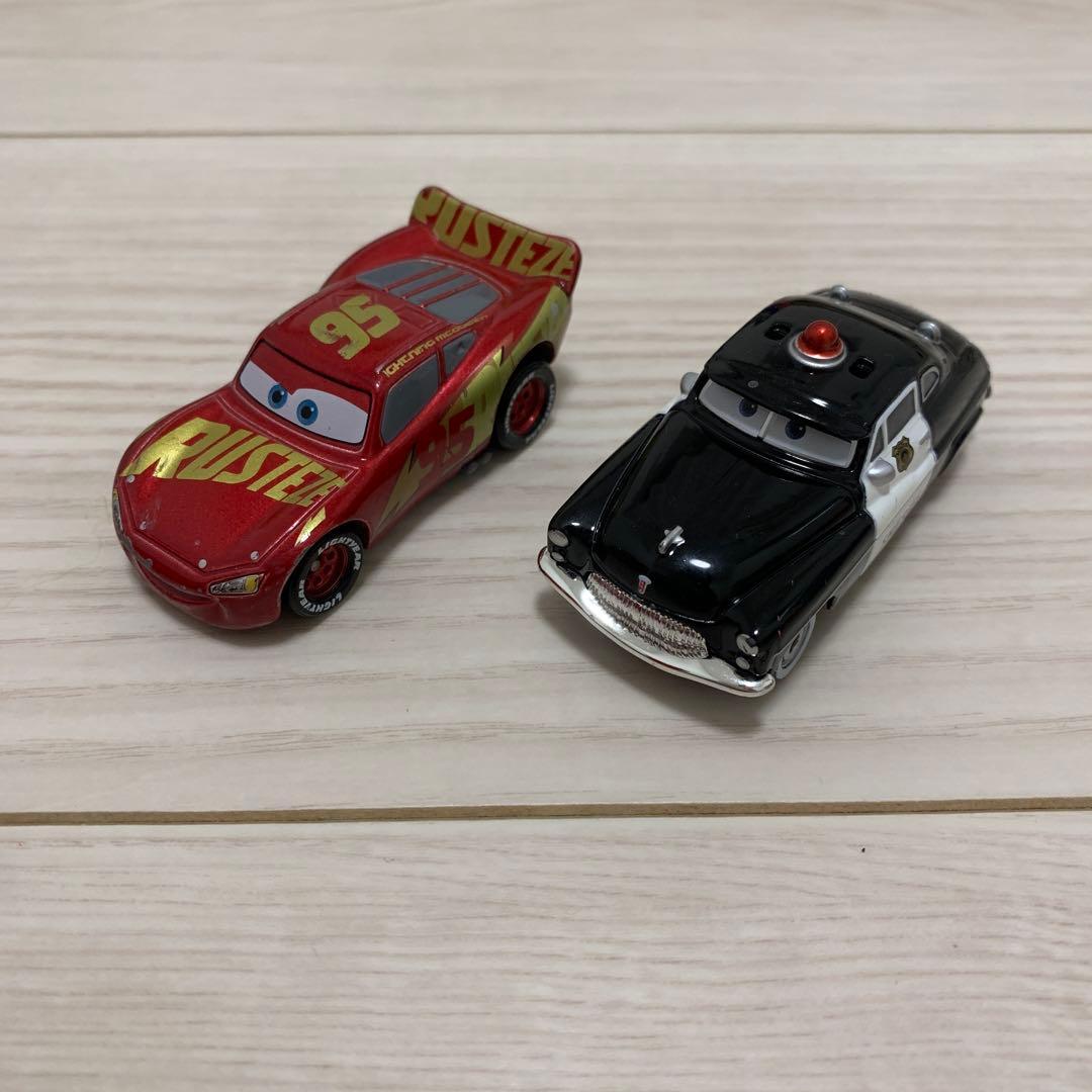 カーズ キャリアカー トラック ミニカーセット 収納 Disney Pixar