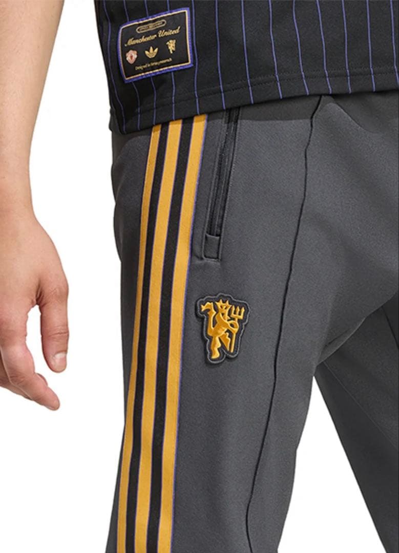 adidas トラックパンツ　マンチェスター　未使用
