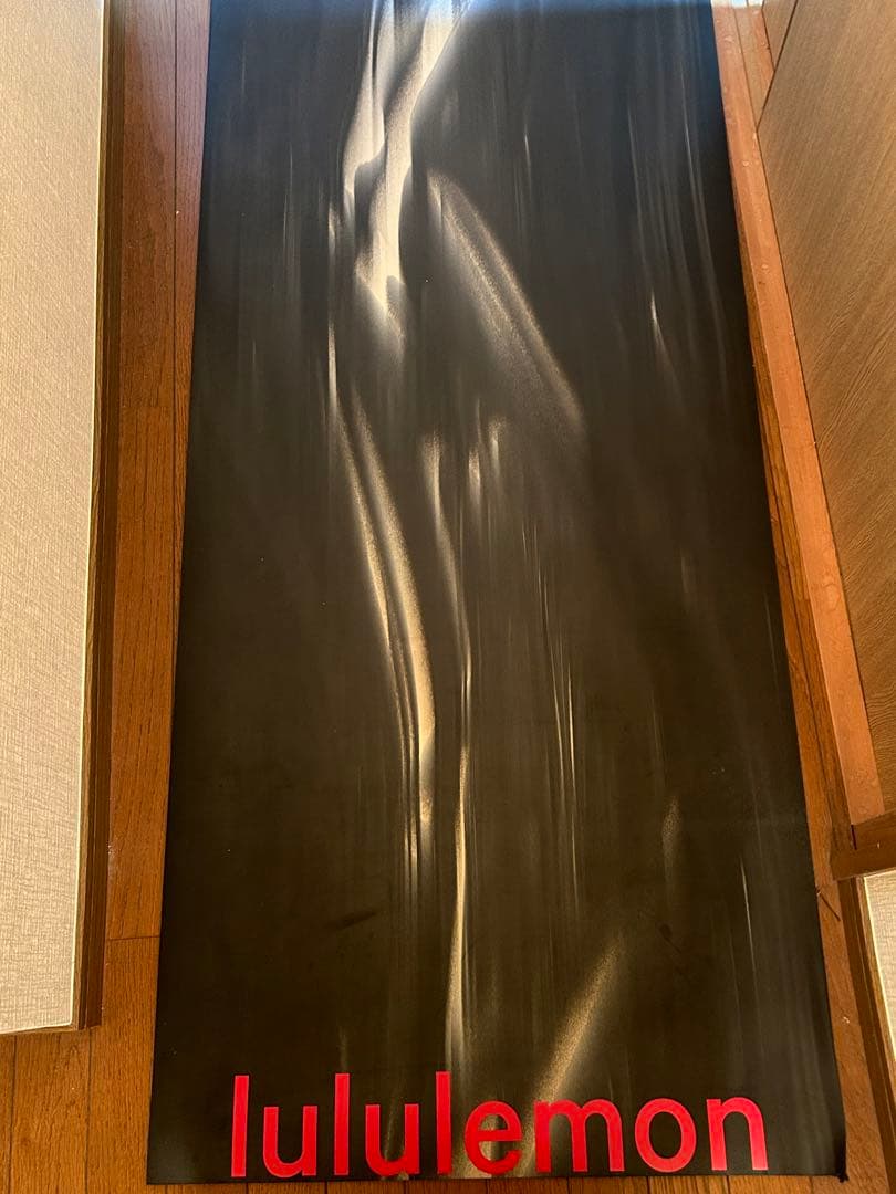 lululemon ヨガマット 黒と赤