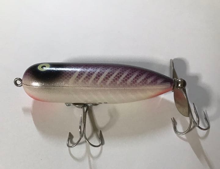 ヘドン　heddon マグナムトーピード。横破れ的目吹目