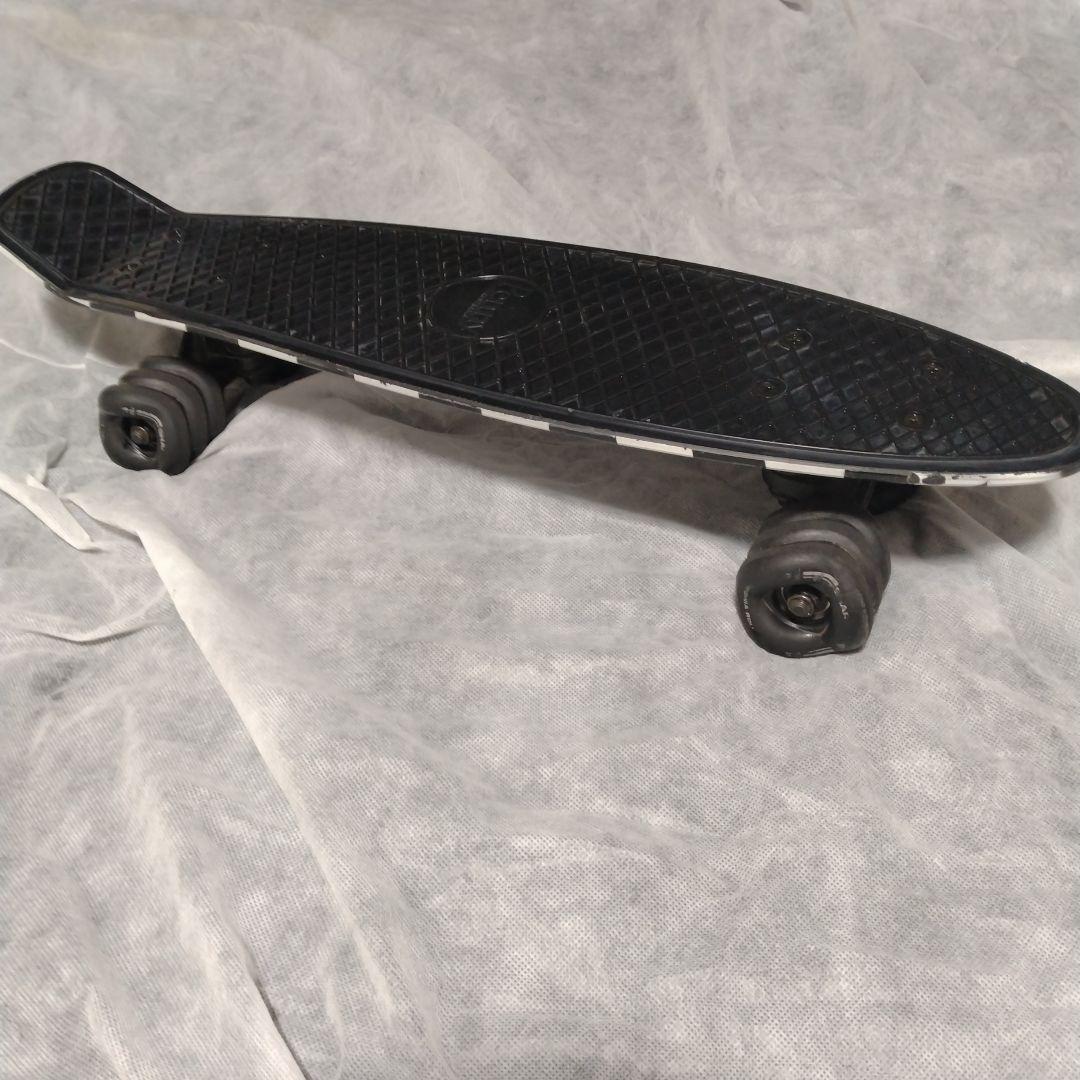 Penny 22\" 白黒
