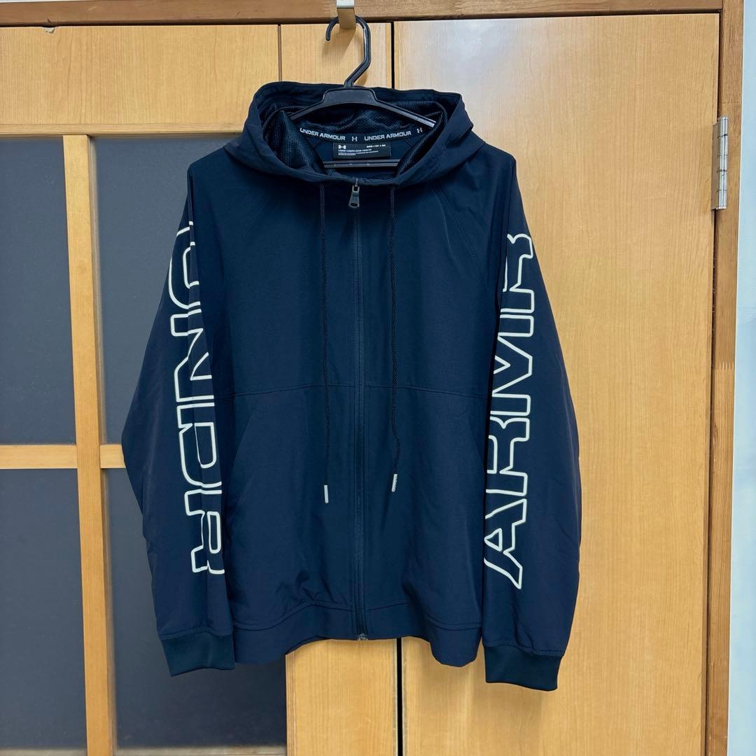 美品　UNDER ARMOUR フルジップウーブンジャケット　パーカー　長袖