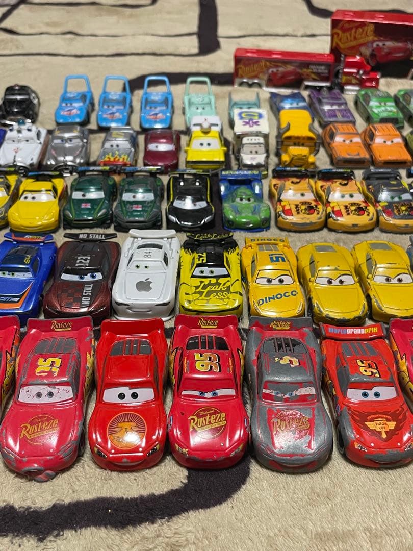 トミカ カーズ　ミニカー138台セット まとめ売り
