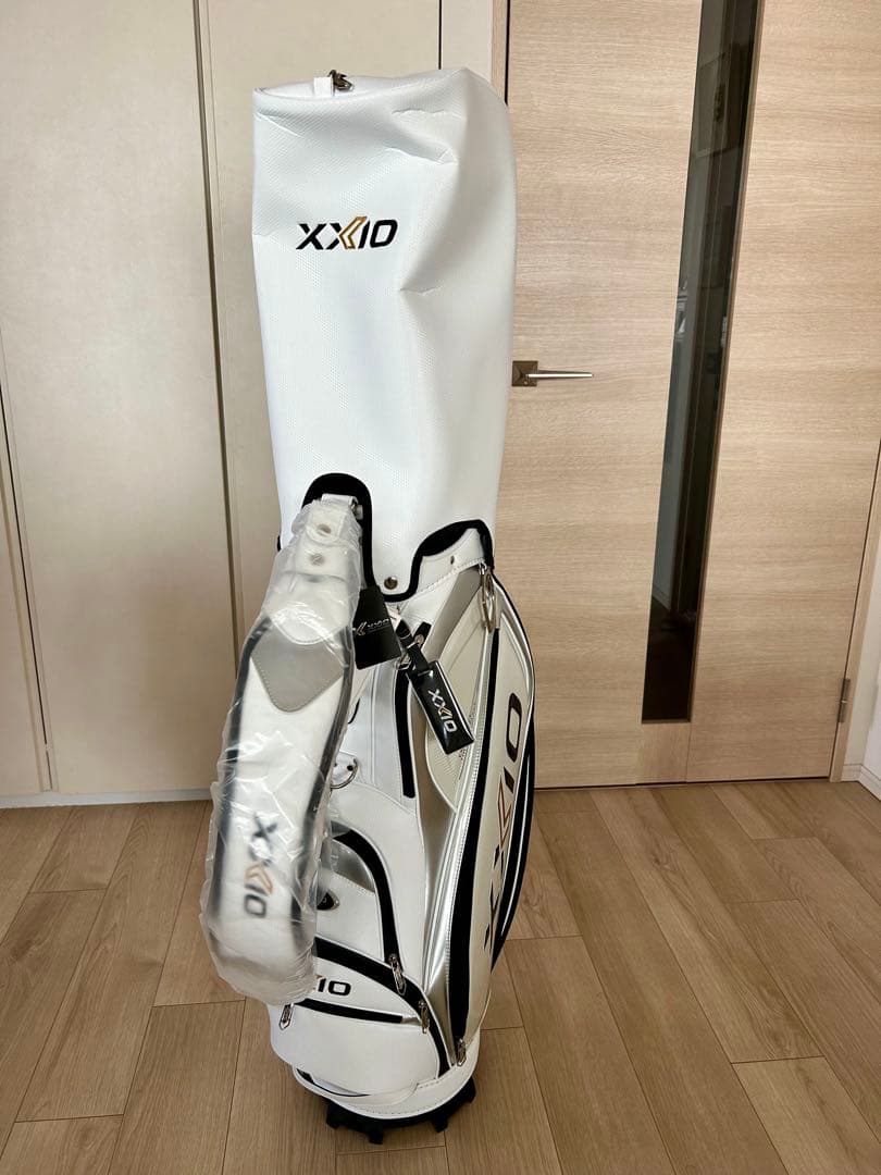 キャディーバッグ　XXIO 新品