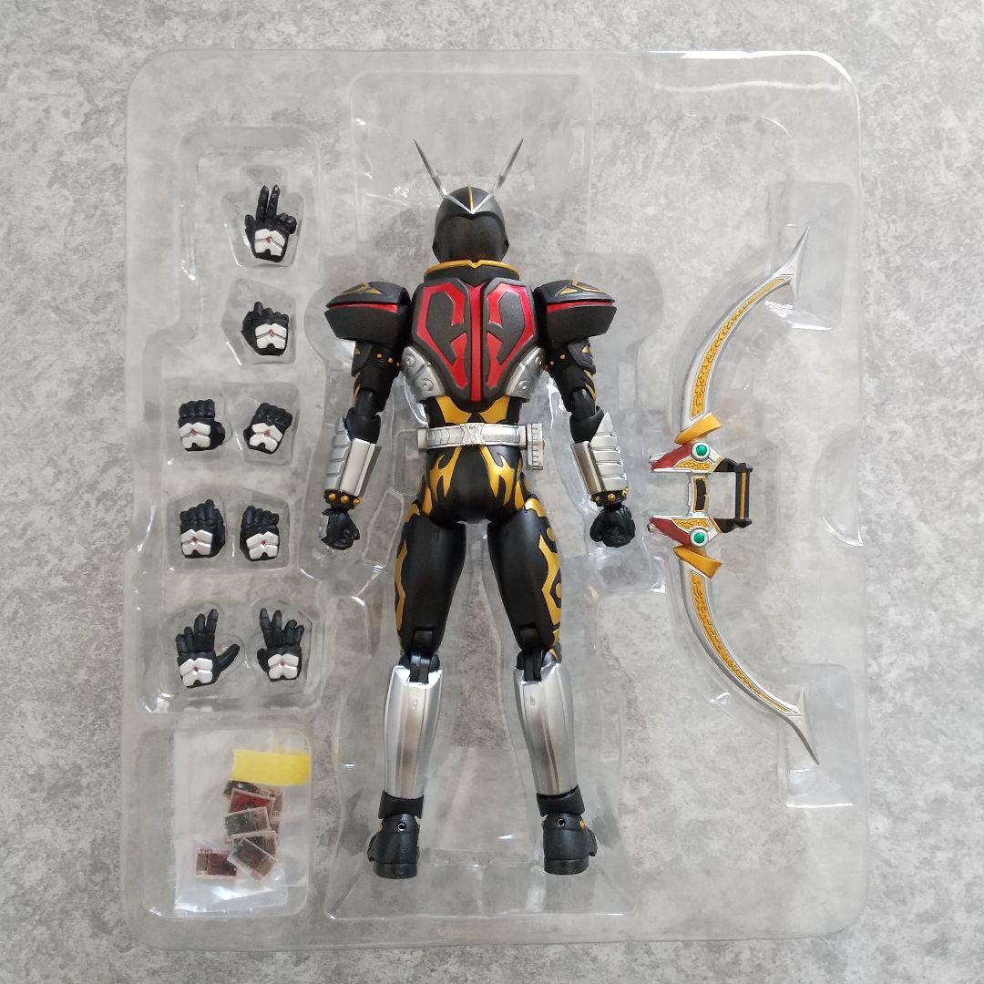 S.H.Figuarts 仮面ライダーカリス