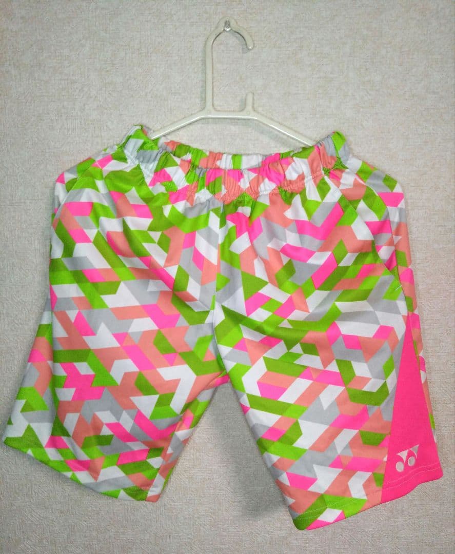 YONEXヨネックスホワイトピンク系ゲームウェア 上下セット