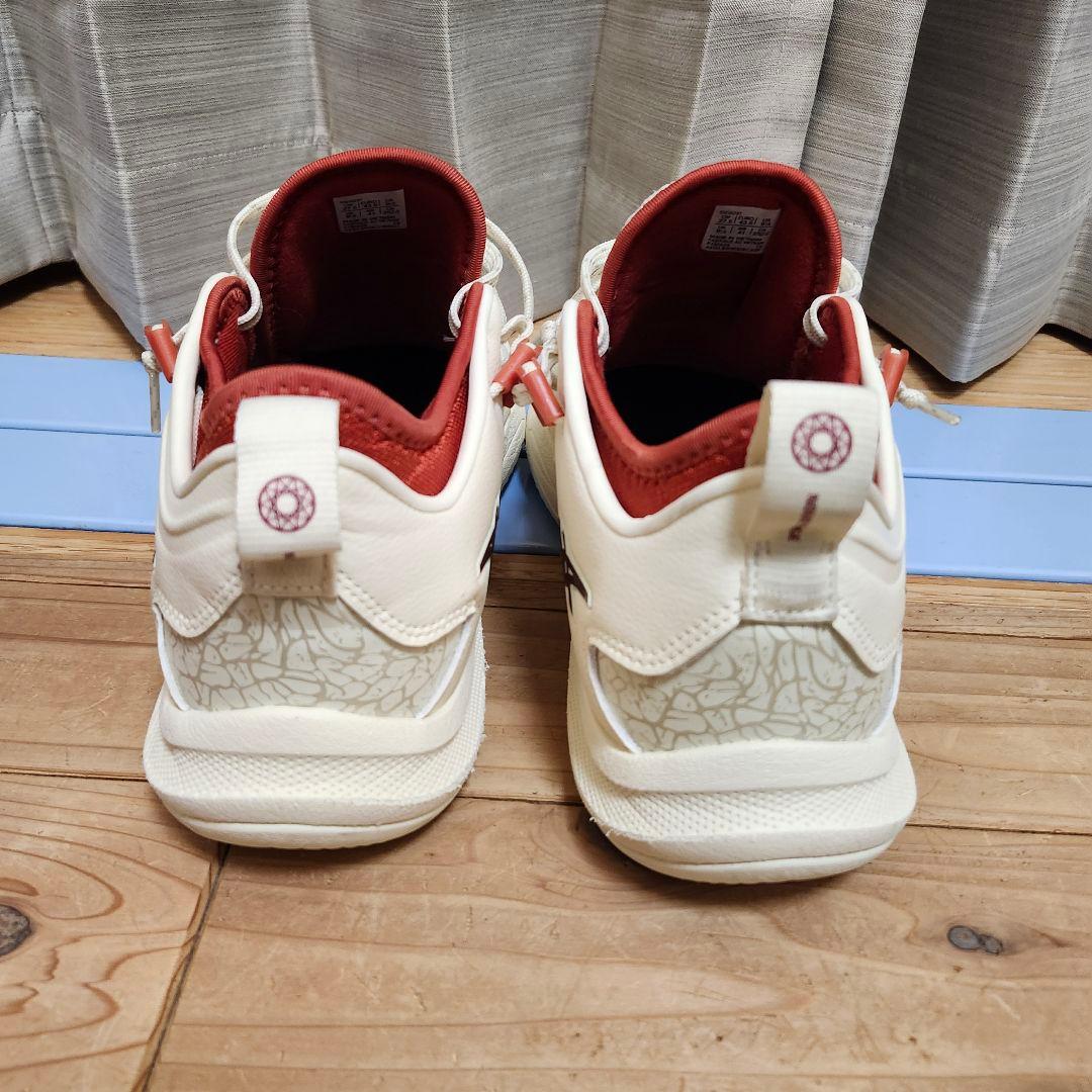 ノヴァサージ asics バスケットボールシューズ ホワイト/レッド