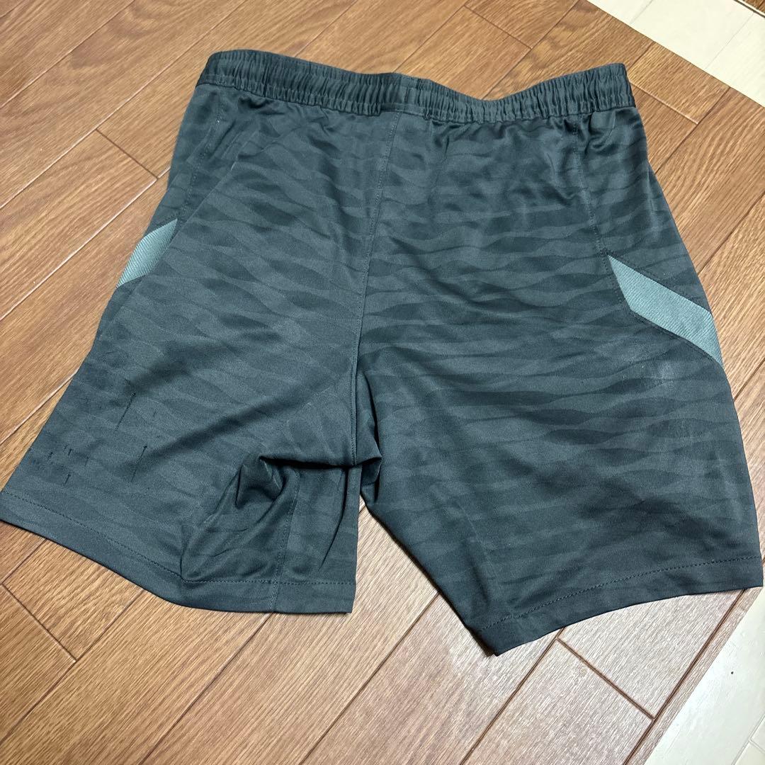 Liverpool Nike Dri-FIT ウェア 半袖半ズボン上下セット