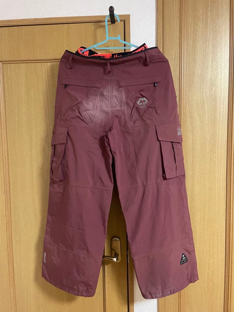 マウンテンロックスター EVLジャケットとおまけカーゴパンツ上下Mサイズ