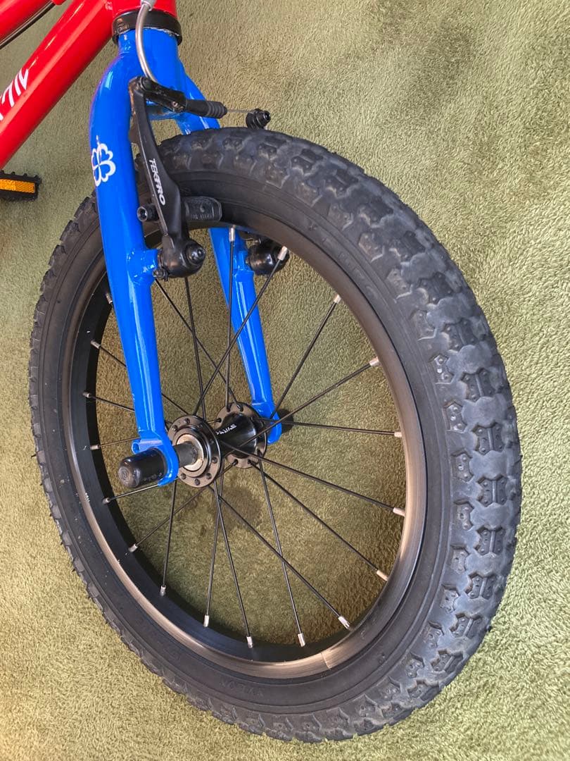 （直接受渡希望）ヨツバサイクル　ヒーローレッド　16インチ　キッズ自転車