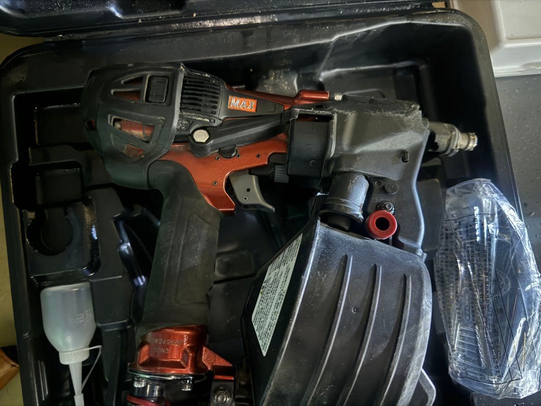 MAX 50釘打ち機
