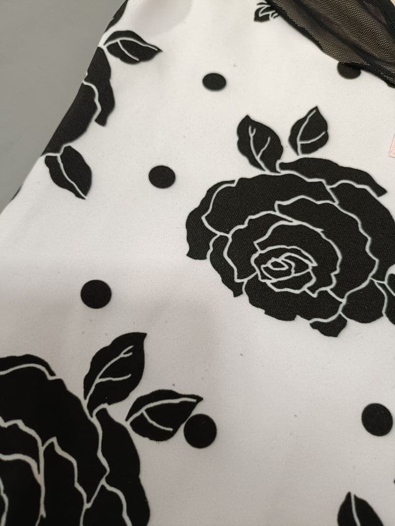 stina　スティナ　Mサイズ　半袖　ハーフスリーブ　タイプH　花柄　中古美品
