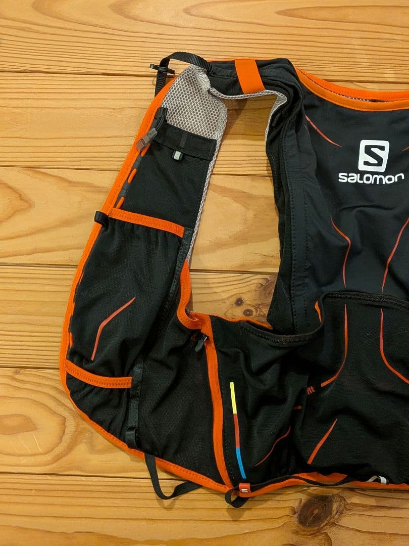 SALOMON サイズXLトレイルランニングベスト 黒・オレンジ