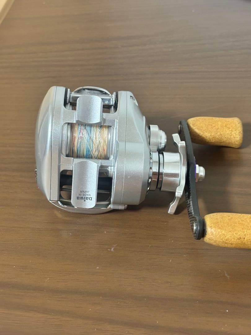 HLC シルバー ベイトリール 右巻き