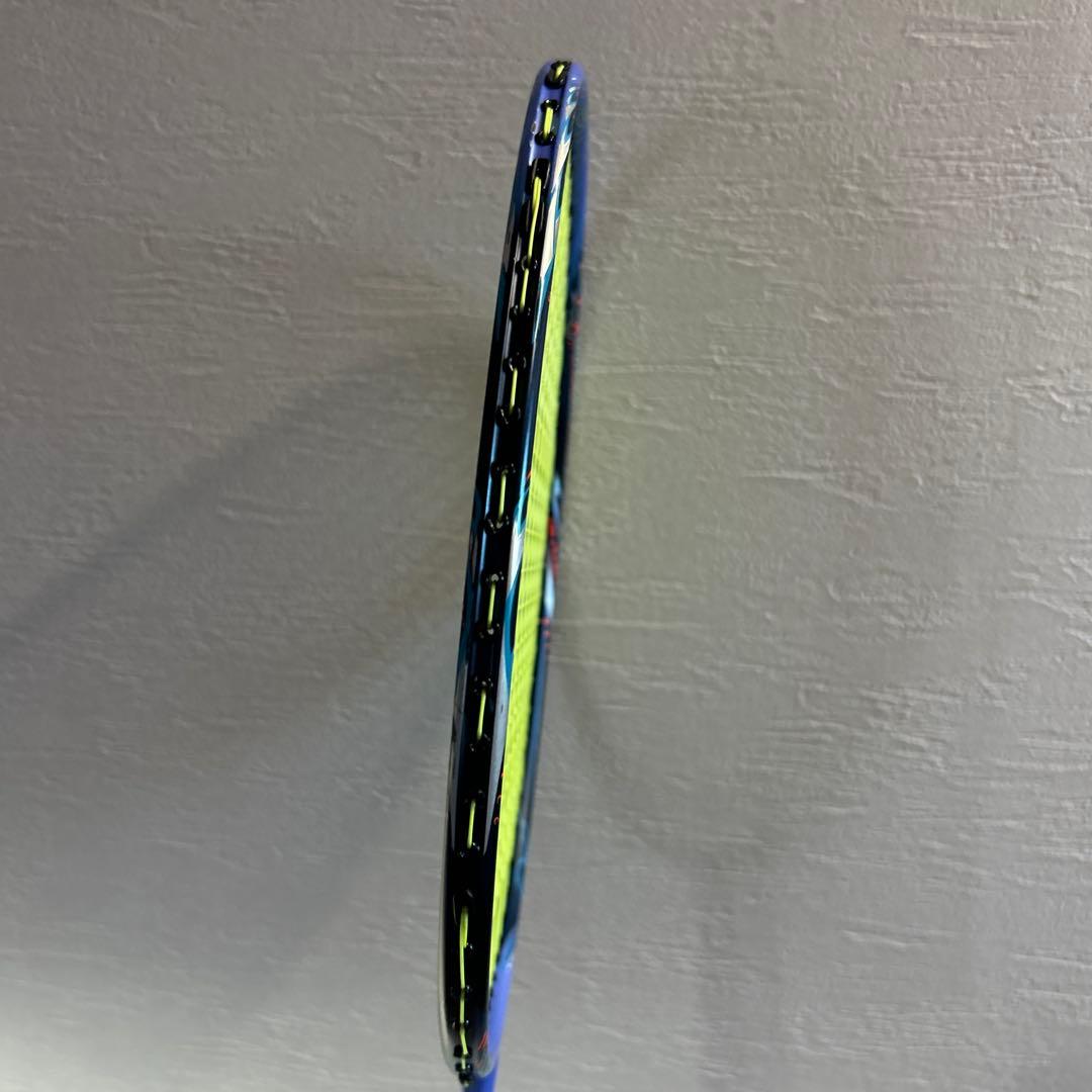 リーニンバドミントンラケット4UG5