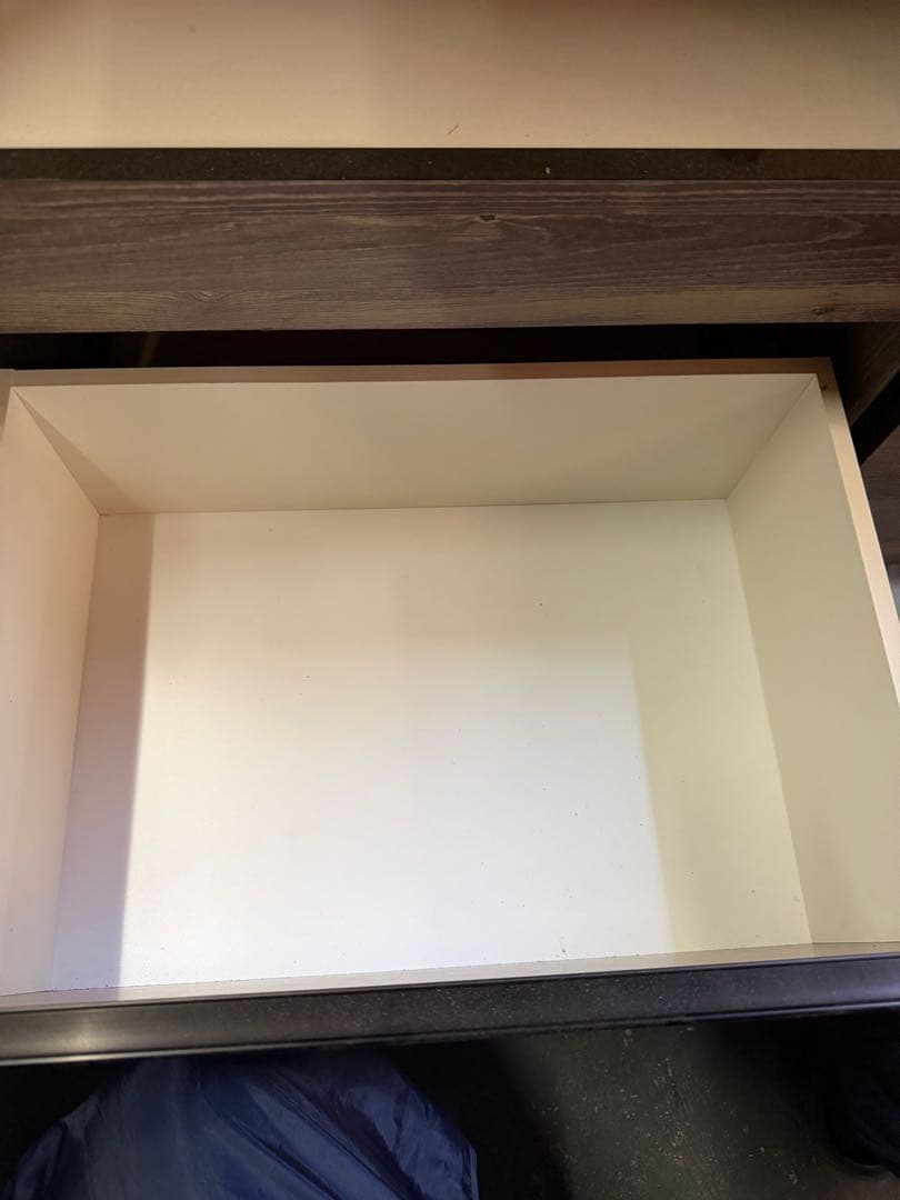 3枚扉キッチンボード　食器棚　土井インテリア工業